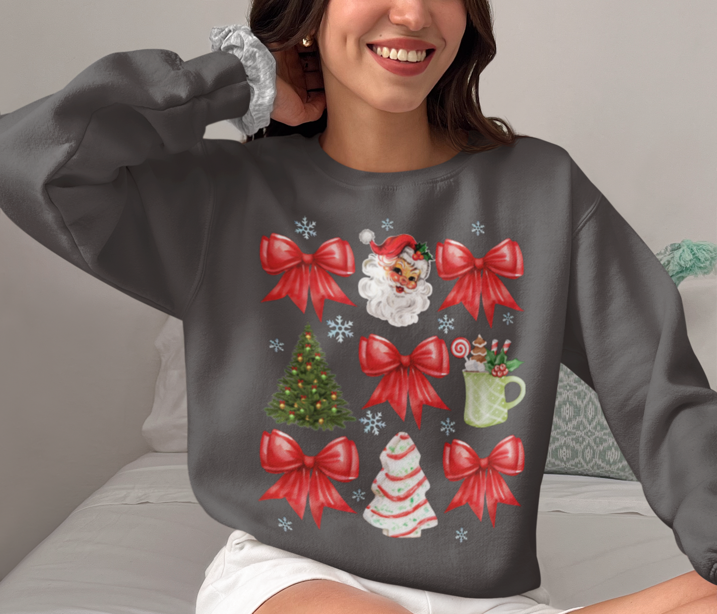 Christmas Coquette Bow T-Shirt & Sweatshirt